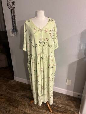 Kate & Co. Vintage Floral Print Short Sleeve Maxi Dress with Pockets Size 2X